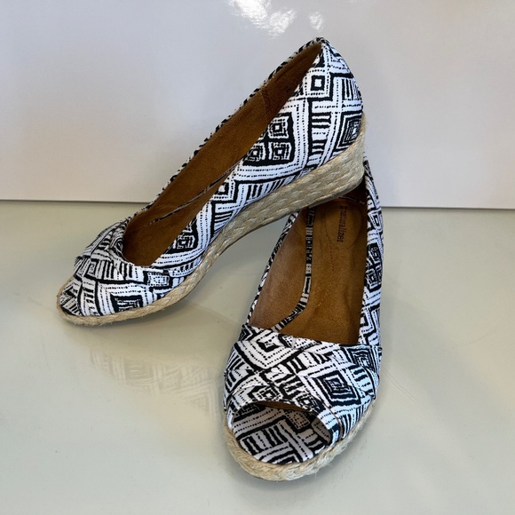 Naturalizer Women Size 8M Peep-Toe Slingback Wedge Espadrilles New w/o Box - Picture 1 of 16